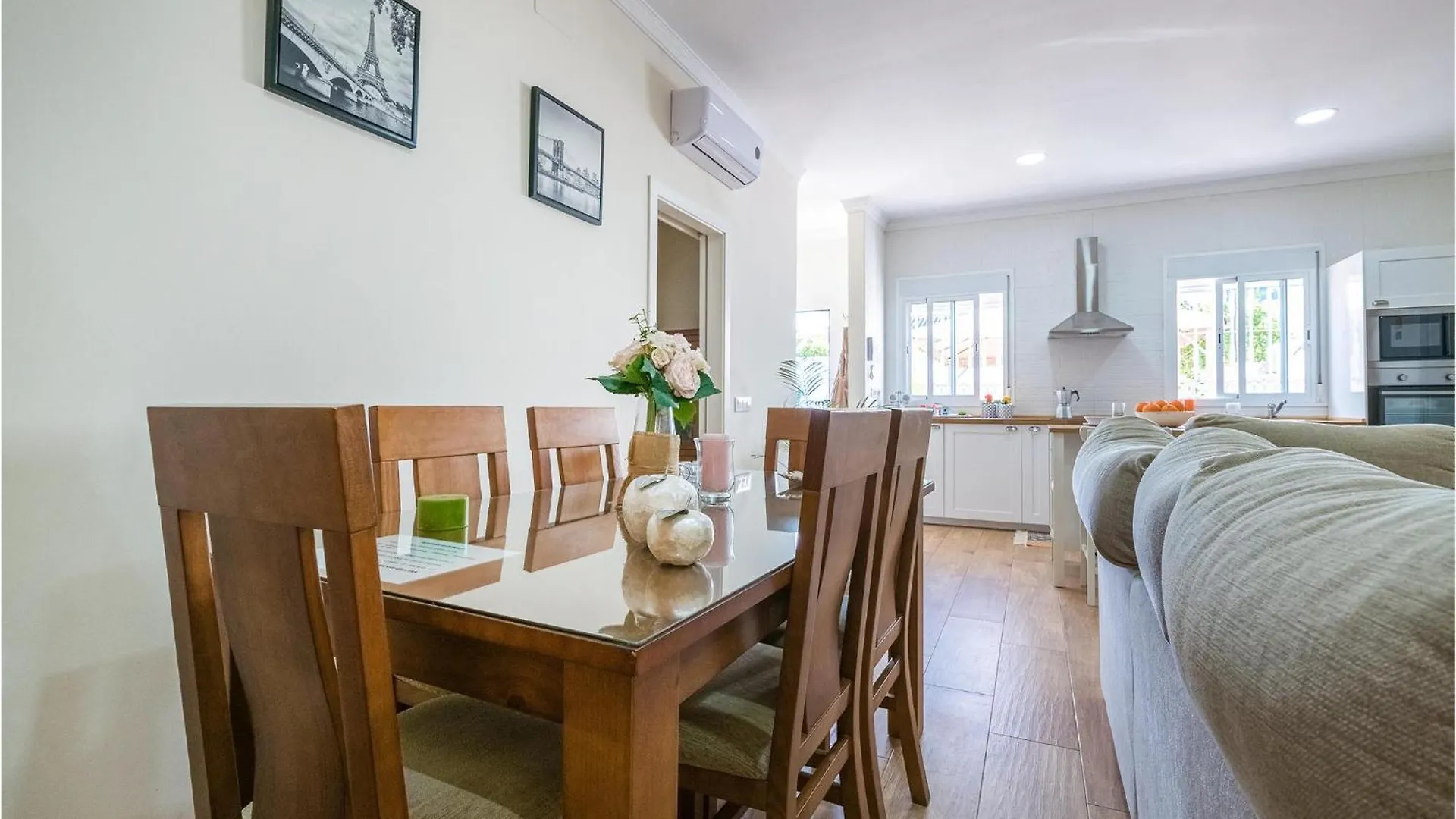 Lovely Home In San Jose Del Valle With Kitchen La Barca de la Florida